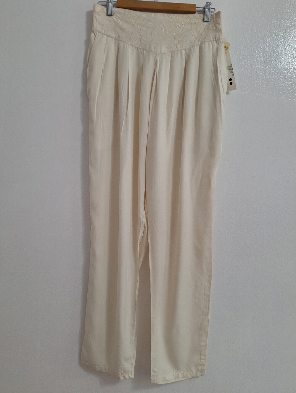 NWT Surya Vintage High-Waist Pleated Wide-Leg Pants in Cream